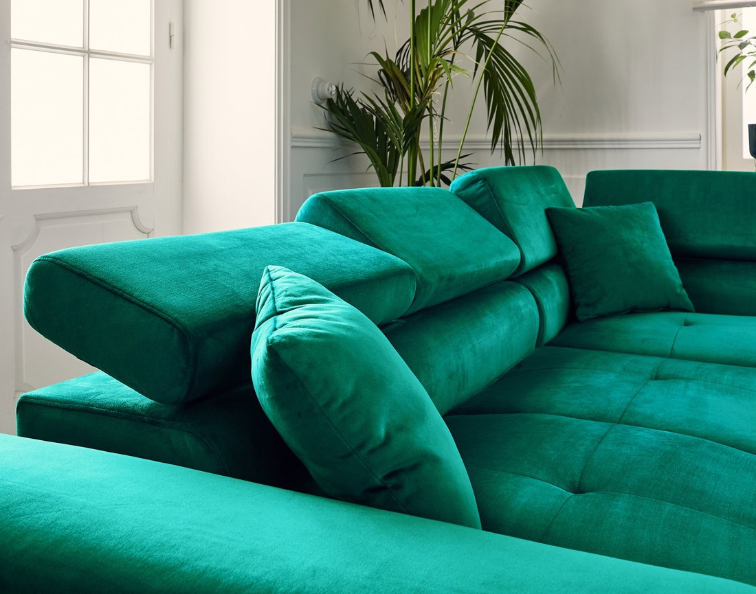 Canapé d'angle droit 5 places convertible avec coffre et têtières réglables en velours Dimas