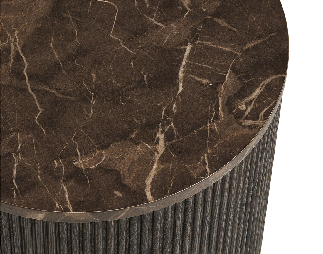 Bout de canapé plateau effet marbre et pieds en tasseaux de bois en FSC® 100% 40 cm Finn