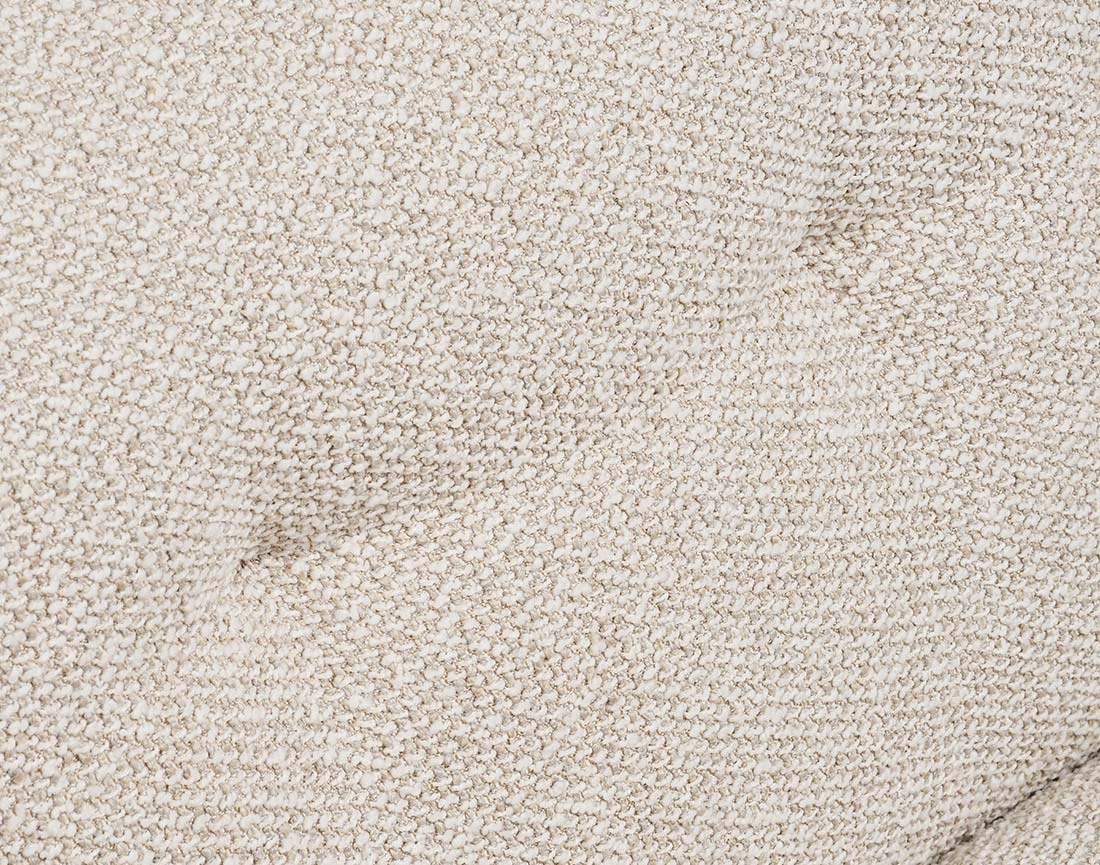 Fauteuil en tissu texturé accoudoirs en chêne massif FSC® 100% Lola