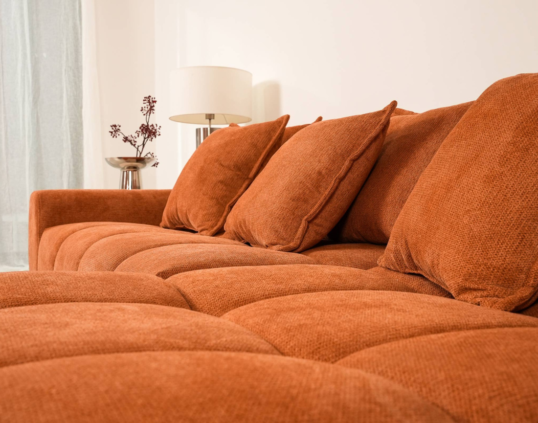 Canapé d'angle réversible 4 places avec pouf d'appoint en tissu texturé Adelaide