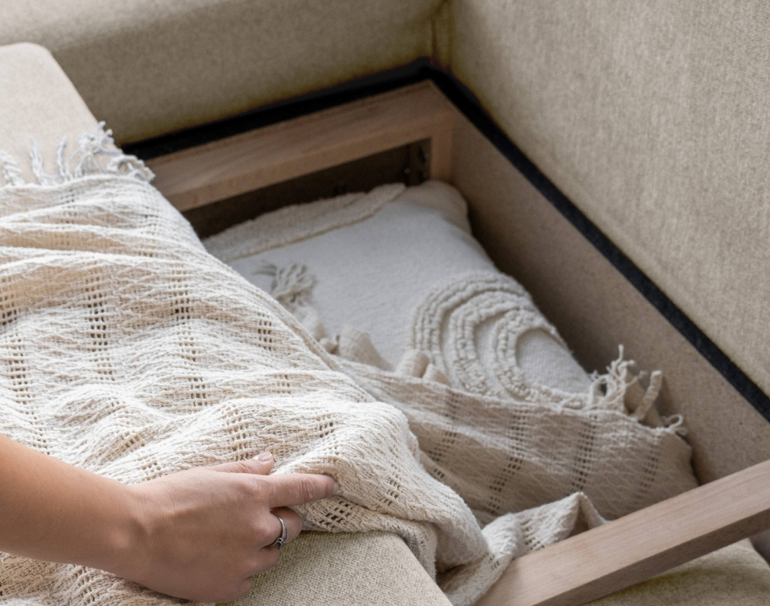 Lagom - canapé d'angle panoramique gauche convertible 7 places avec coffre en tissu - style scandinave