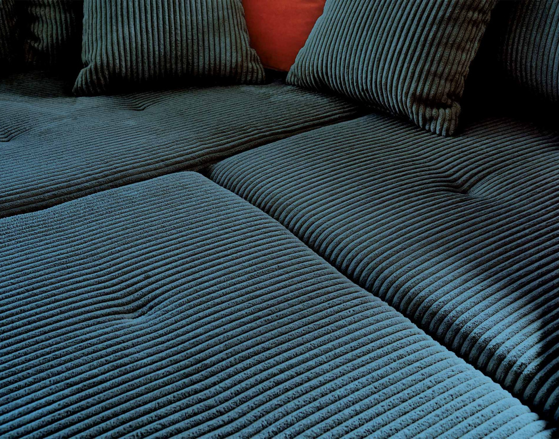 Canapé d'angle gauche - 4 places - avec pouf d'appoint - en velours côtelé - Rune