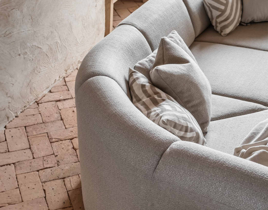 Canapé d'angle gauche 5 places en tissu Siena