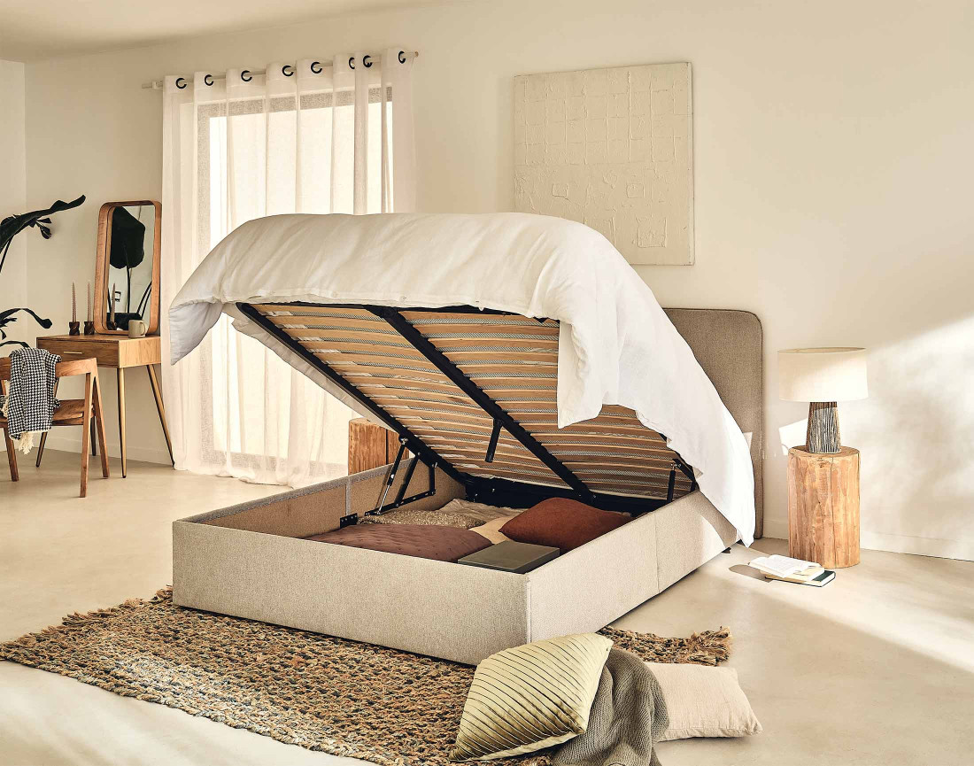 Lit coffre 140x190 cm avec sommier inclus en tissu Goyave