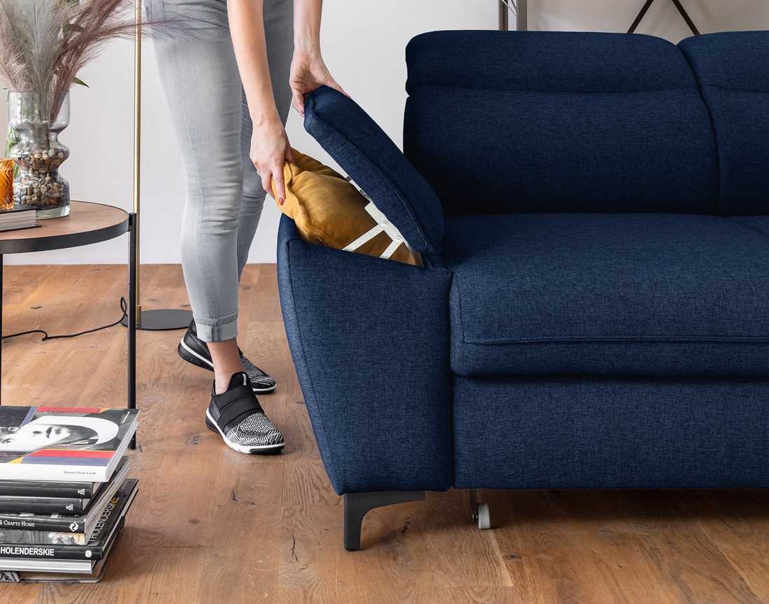 Canapé d'angle droit 5 places convertible avec coffre et têtières en tissu Clever