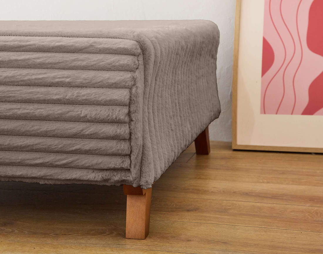 Pouf modulable 95 cm en fausse fourrure côtelée Cristal