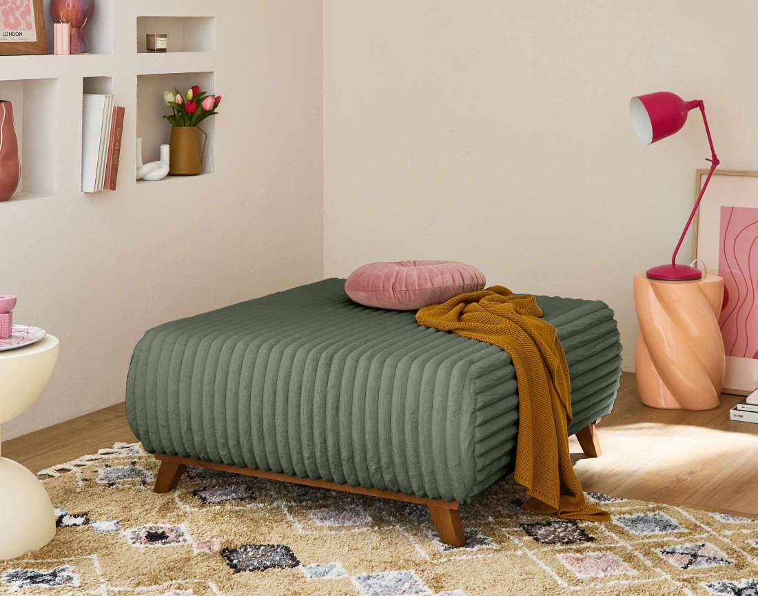 Canapé 3 places convertible avec coffre et grand pouf en fausse fourrure côtelée Cristal