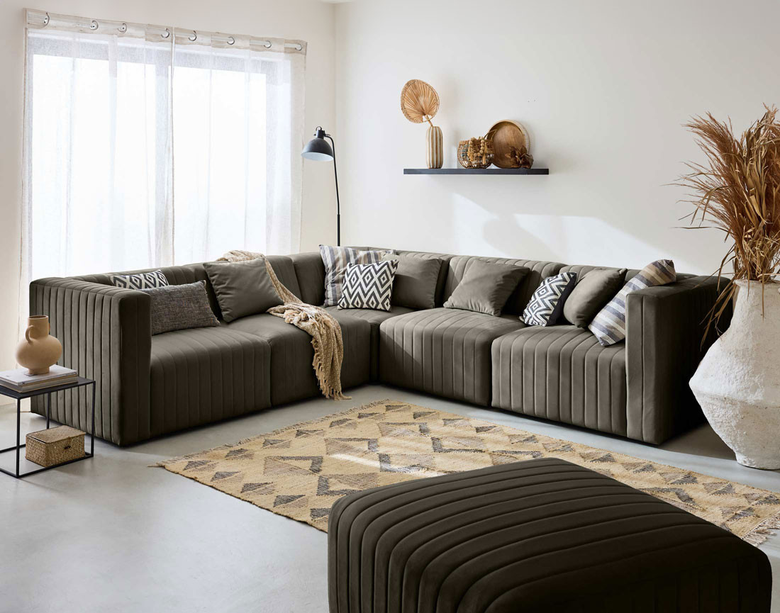 Canapé modulable d'angle réversible 6 places avec pouf d'appoint en velours Nova