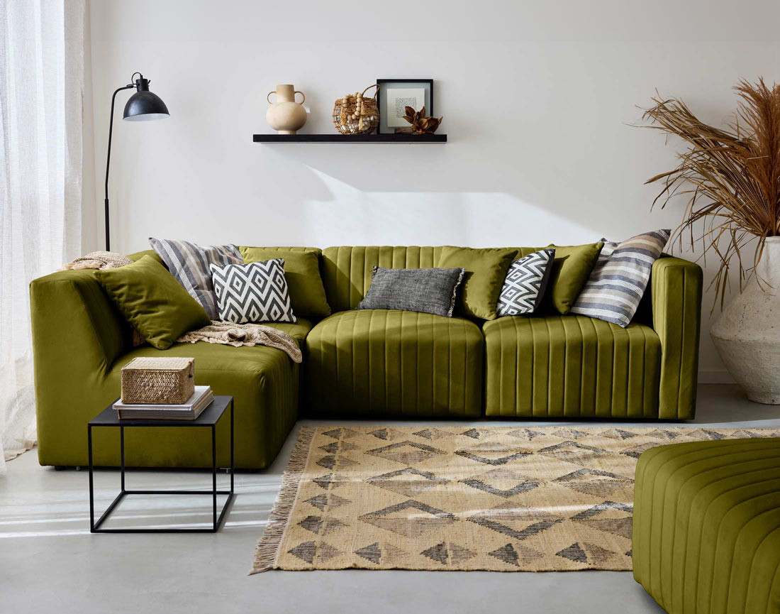 Canapé modulable d'angle gauche 5 places avec pouf d'appoint en velours Nova