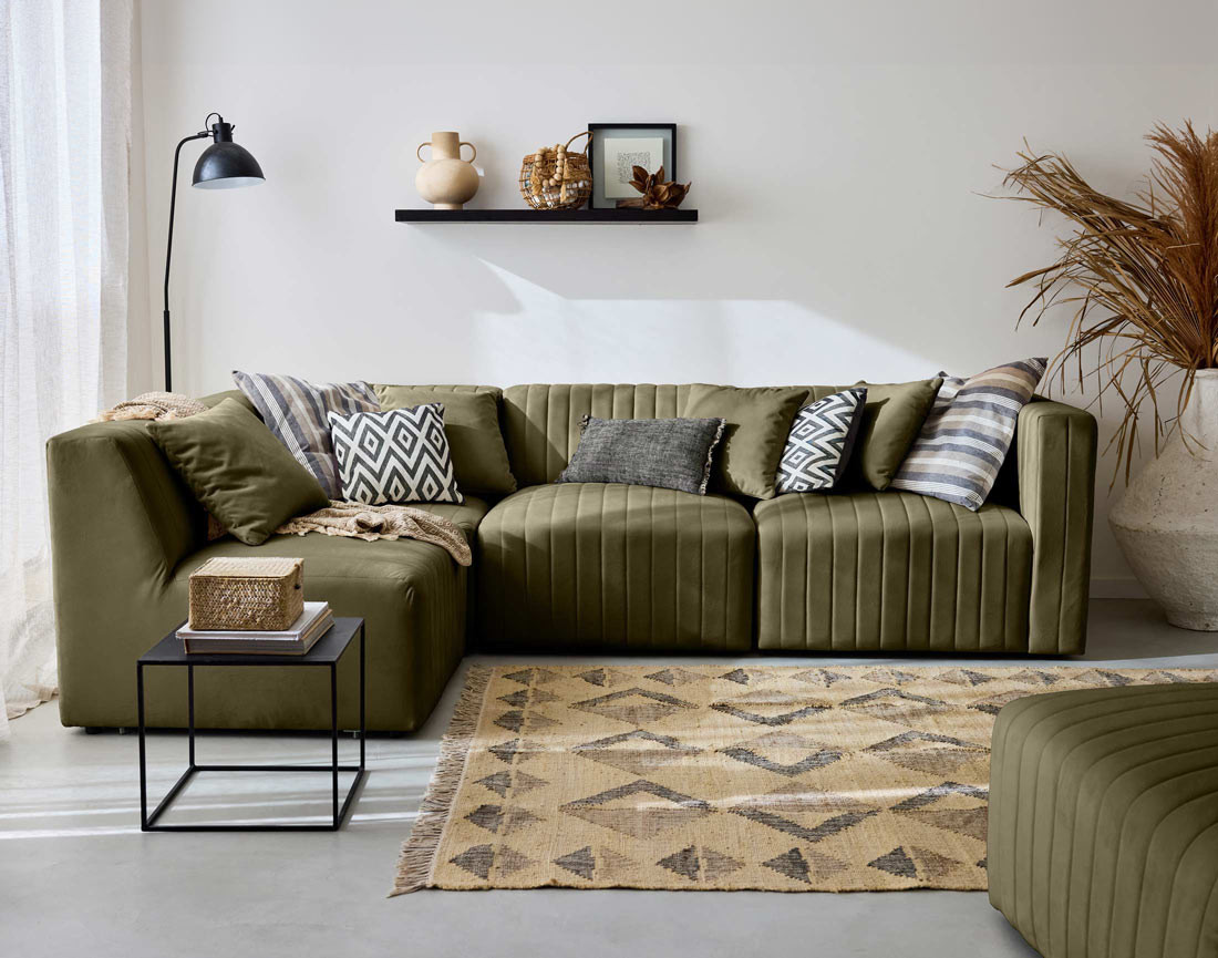 Canapé modulable d'angle gauche 5 places avec pouf d'appoint en velours Nova