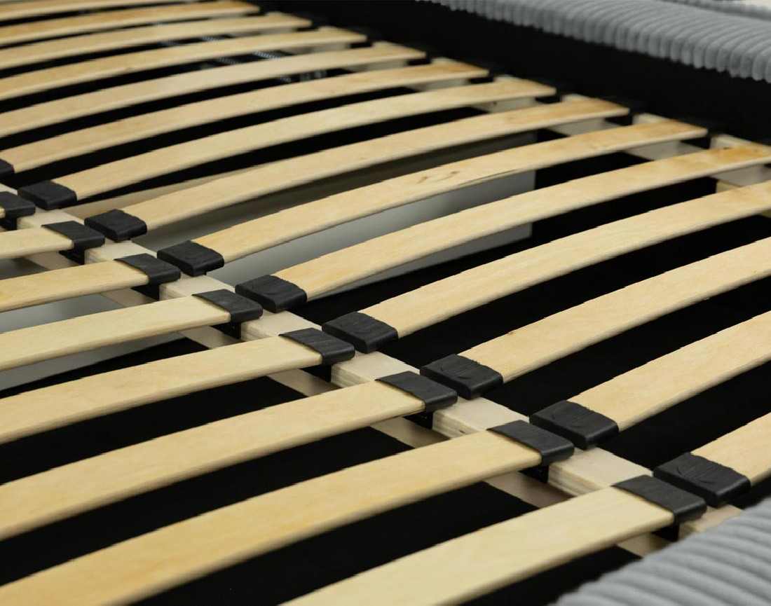 Lit coffre 140x200 cm sommier inclus en velours grosses côtes Swan