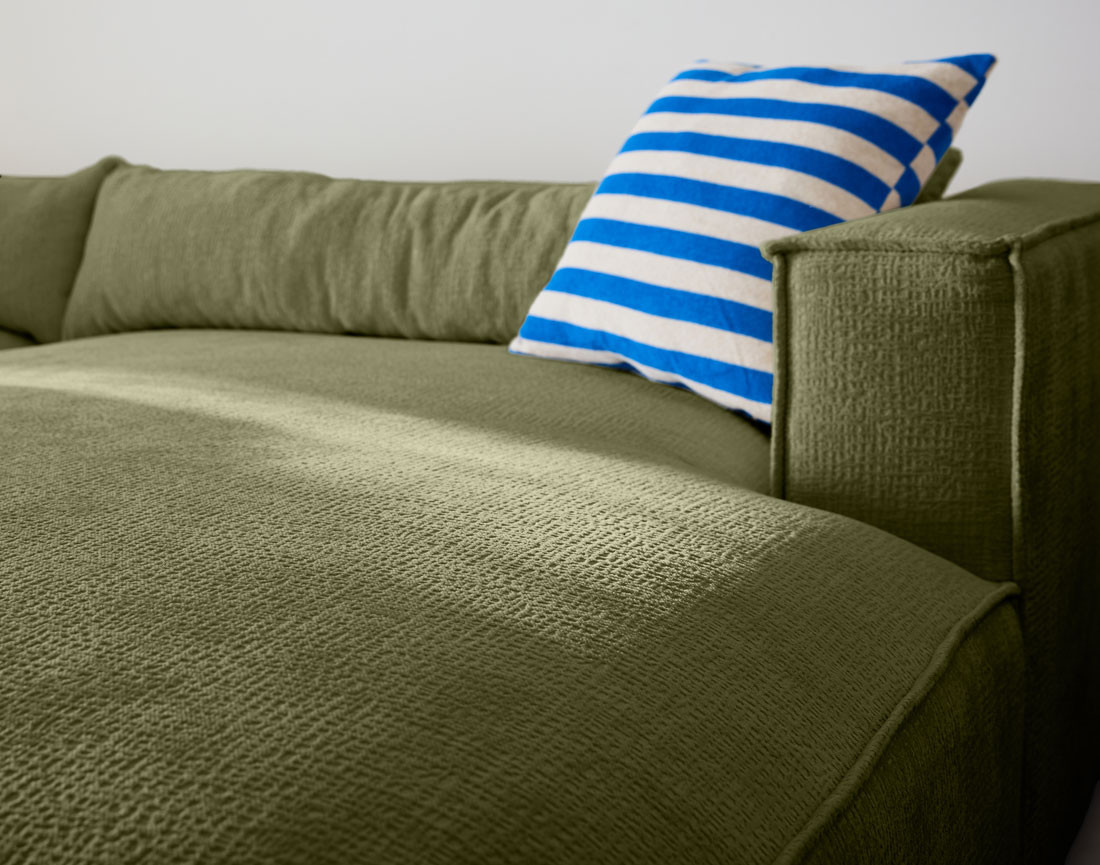 Canapé d'angle droit 4 places en tissu velours relief Ela