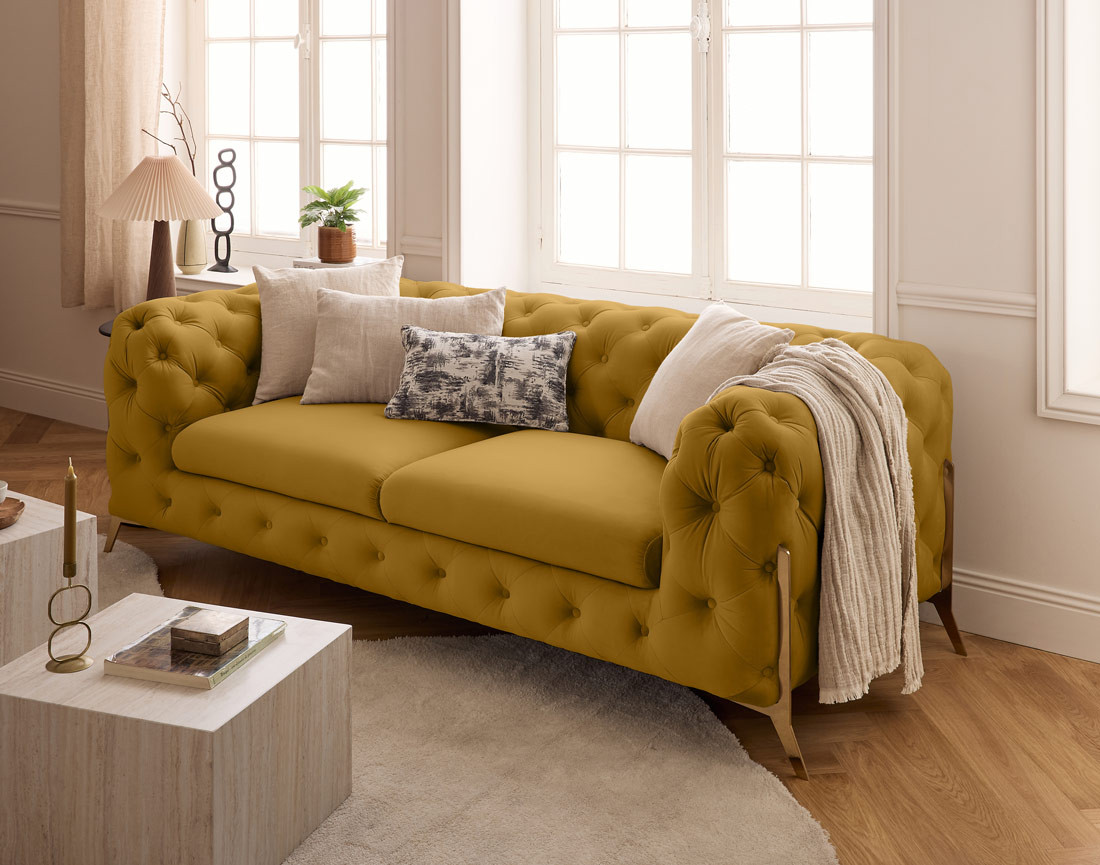 Canapé 3 places chesterfield en velours pieds en métal doré Camden