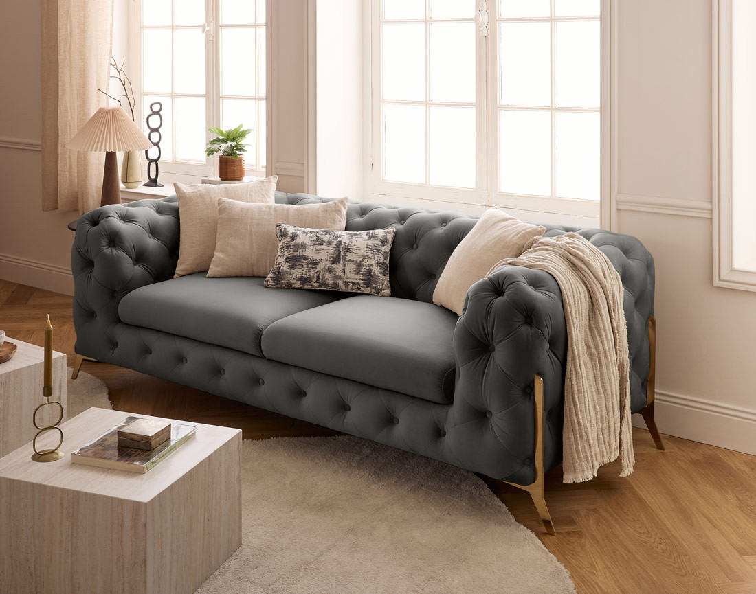 Canapé 3 places chesterfield en velours pieds en métal doré Camden