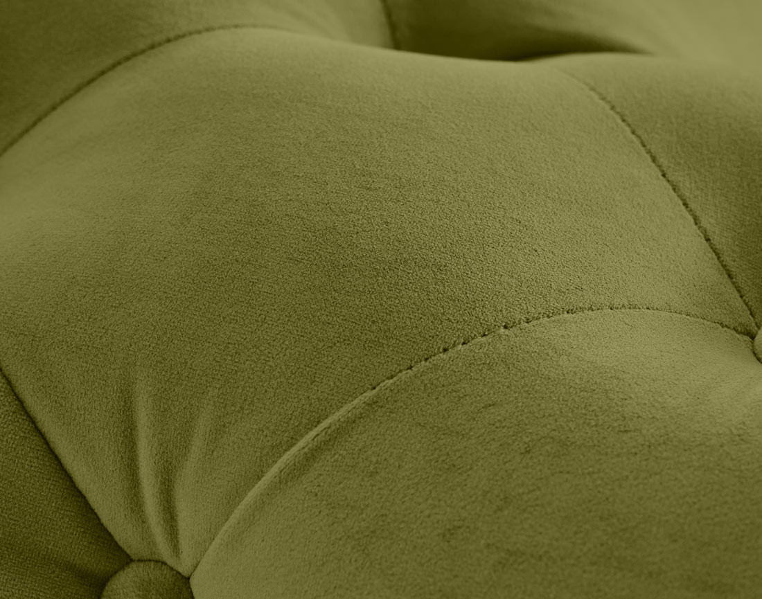 Fauteuil chesterfield en velours pieds en métal doré Camden