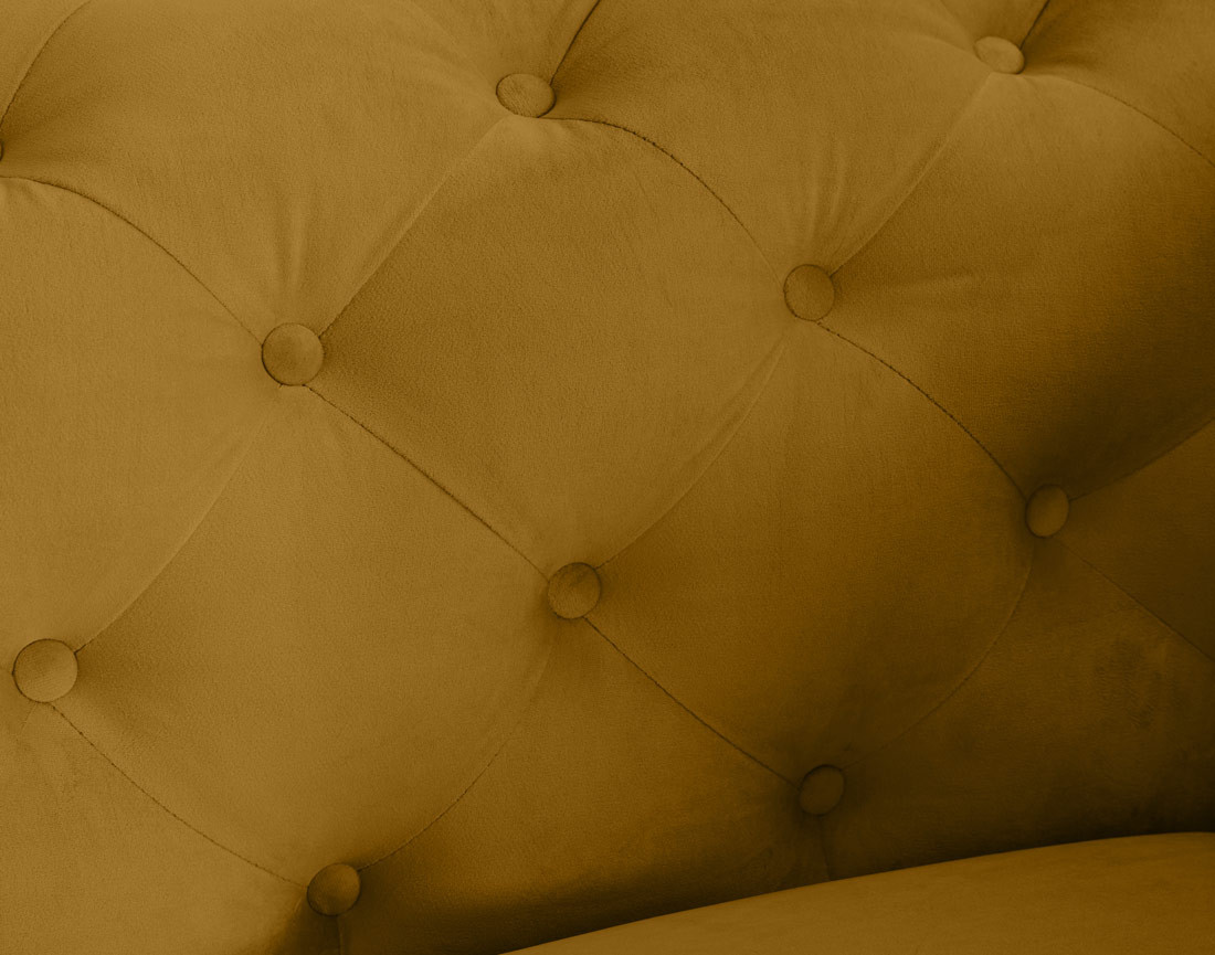 Fauteuil chesterfield en velours pieds en métal doré Camden