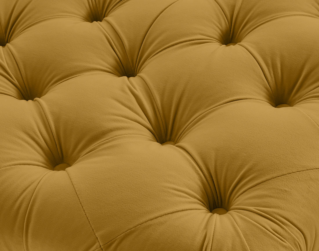 Pouf chesterfield en velours pieds bois Walter