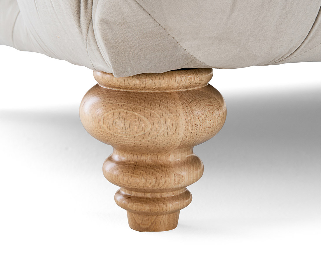 Canapé 2 places chesterfield en velours pieds bois Walter