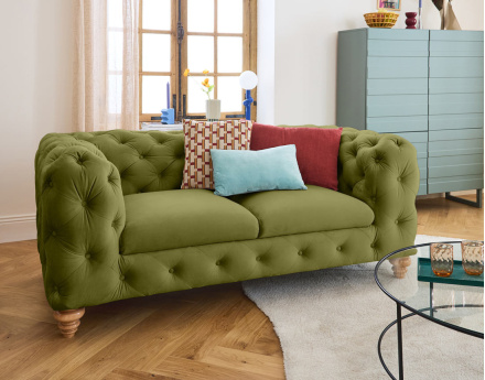 Canapé 2 places chesterfield en velours pieds bois Walter