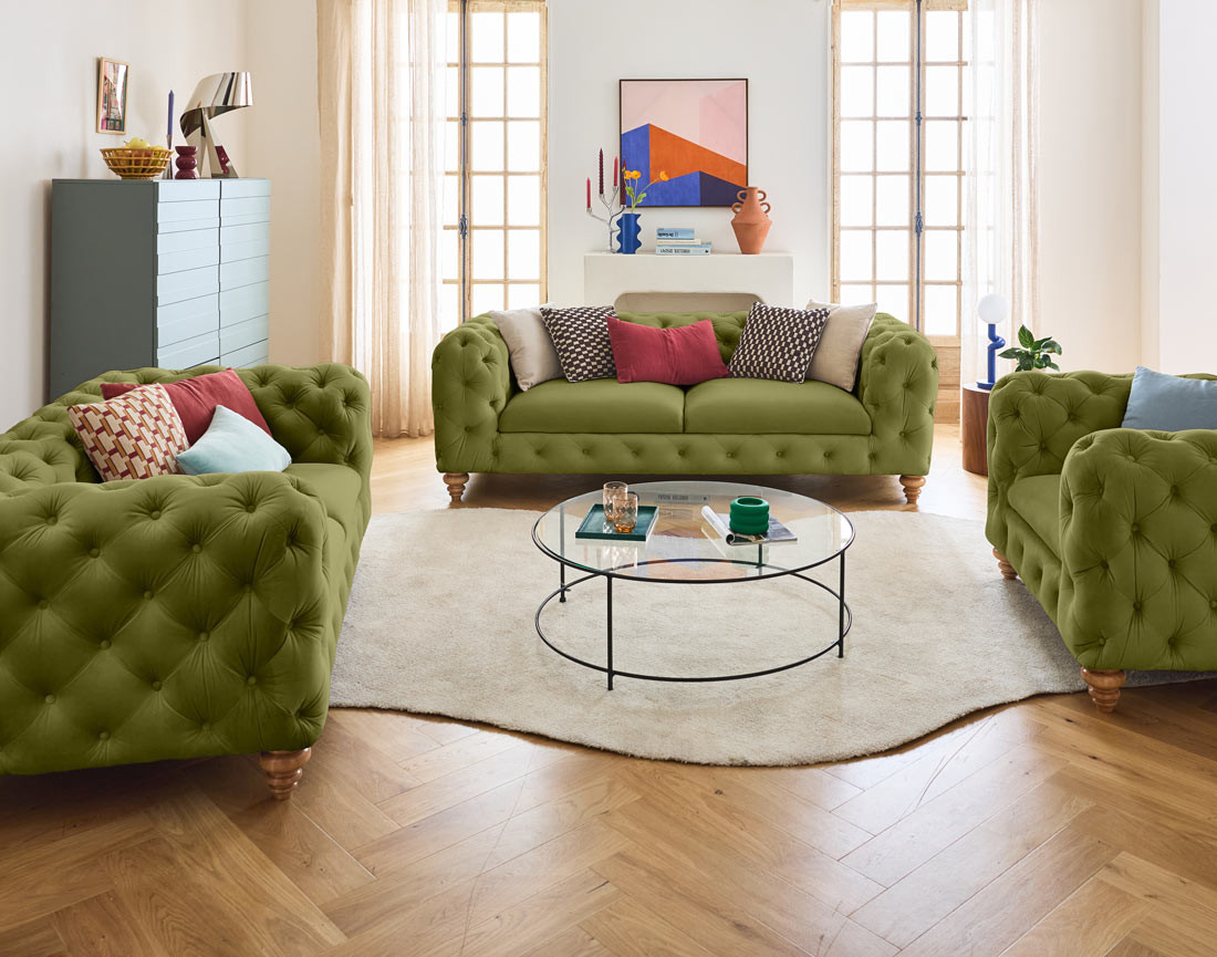 Canapé 2 places chesterfield en velours pieds bois Walter
