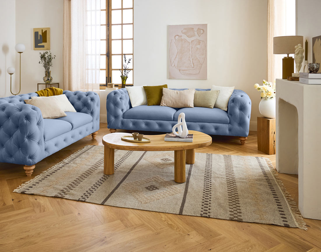 Canapé 2 places chesterfield en velours pieds bois Walter