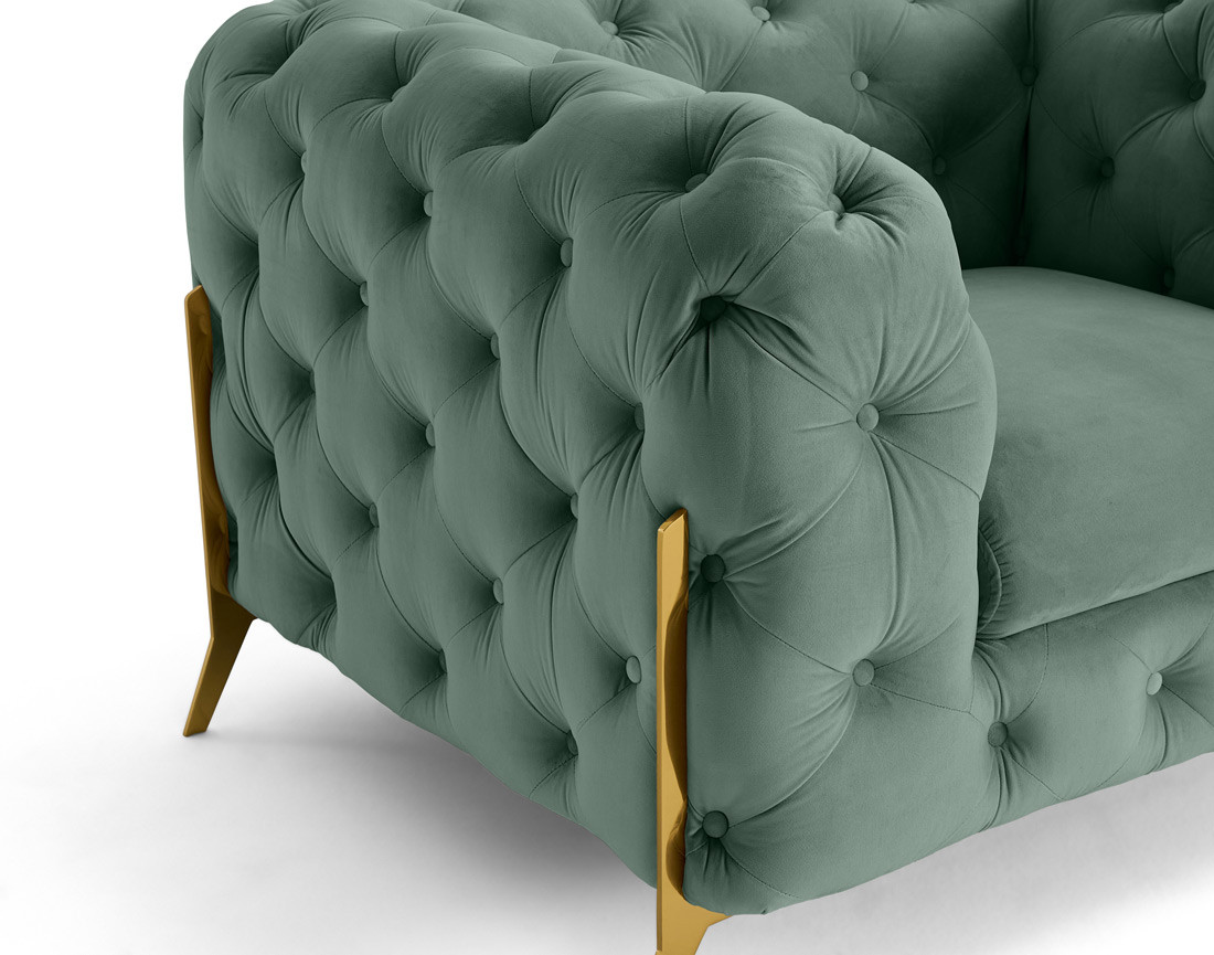 Fauteuil chesterfield en velours pieds en métal doré Camden