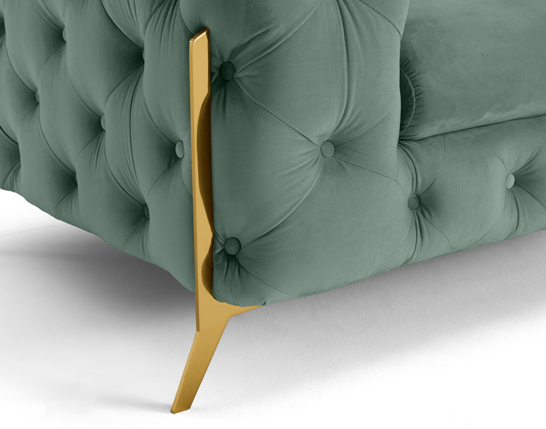 Fauteuil chesterfield en velours pieds en métal doré Camden