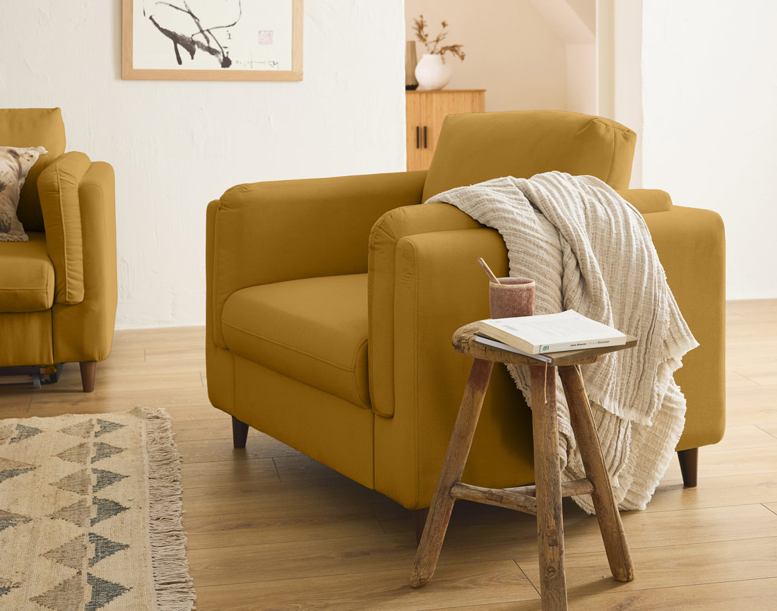 Fauteuil en velours pieds en bois Brooke