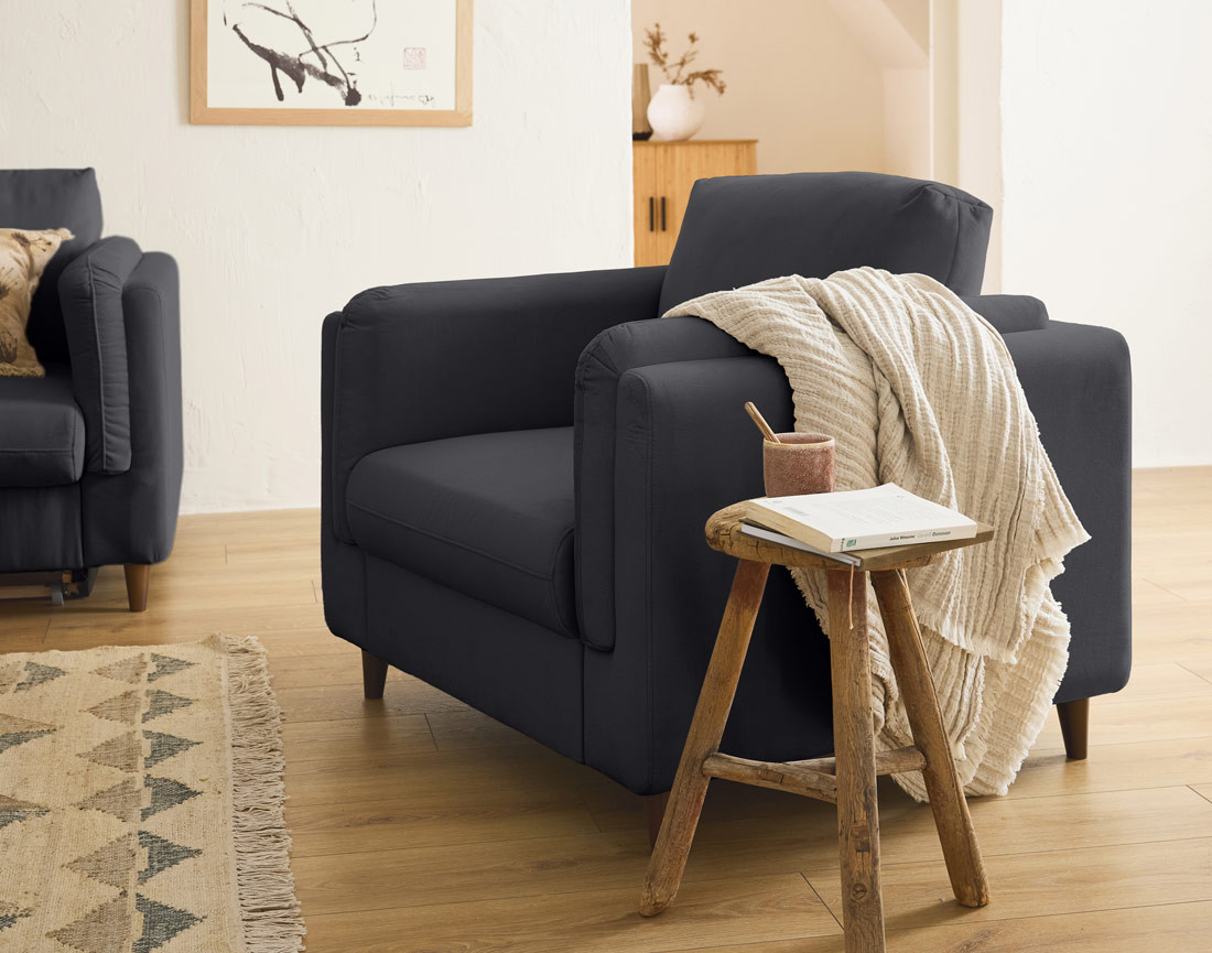 Fauteuil en velours pieds en bois Brooke