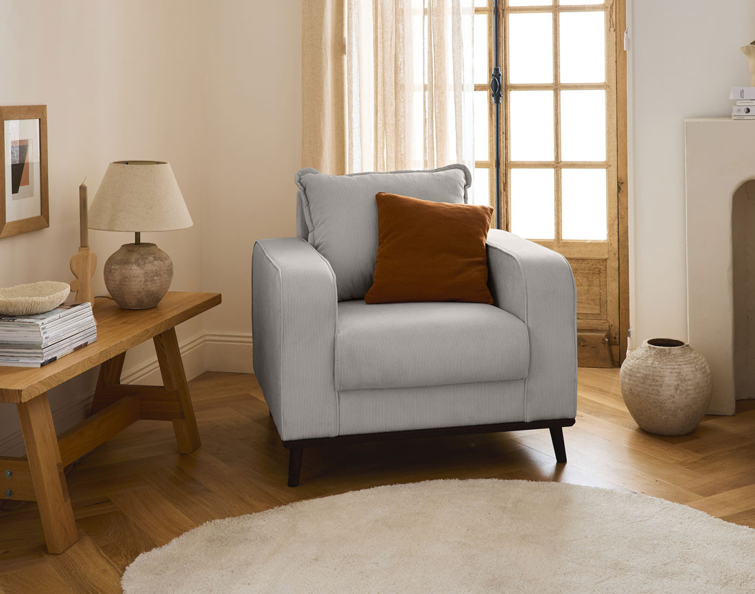 Fauteuil en velours côtelé pieds bois foncé - Albane