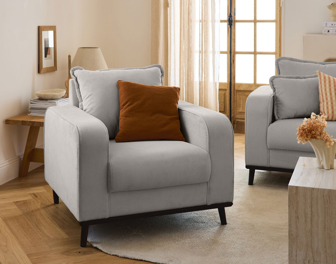 Fauteuil en velours côtelé pieds bois foncé - Albane