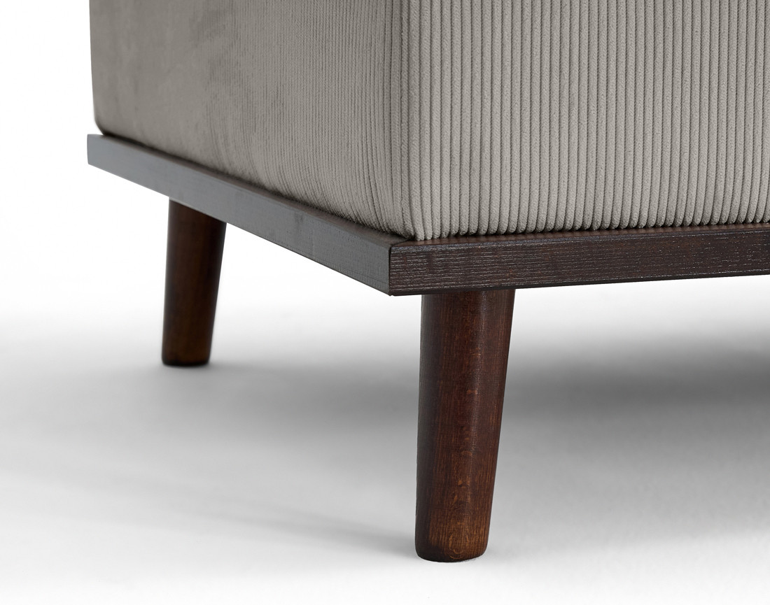 Pouf en velours côtelé pieds bois foncé - Albane