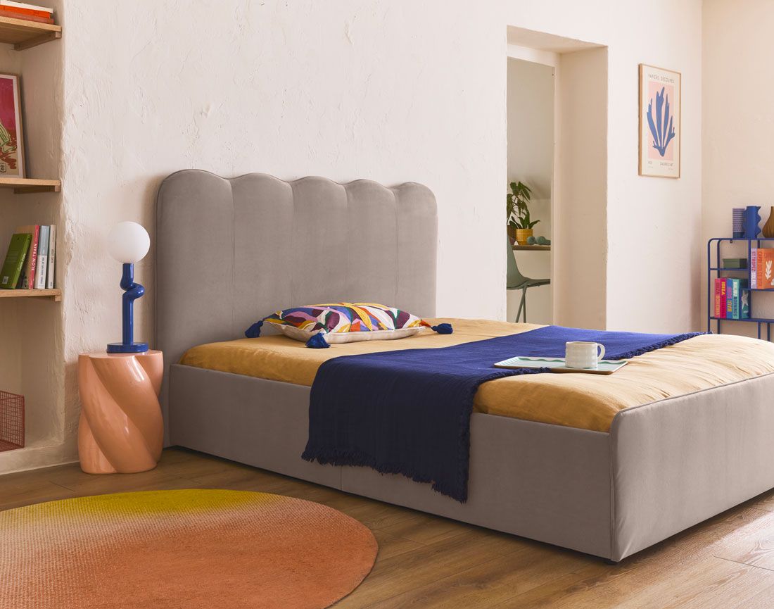Kahlo - lit coffre - 140x190 - en velours - sommier inclus Bestmobilier