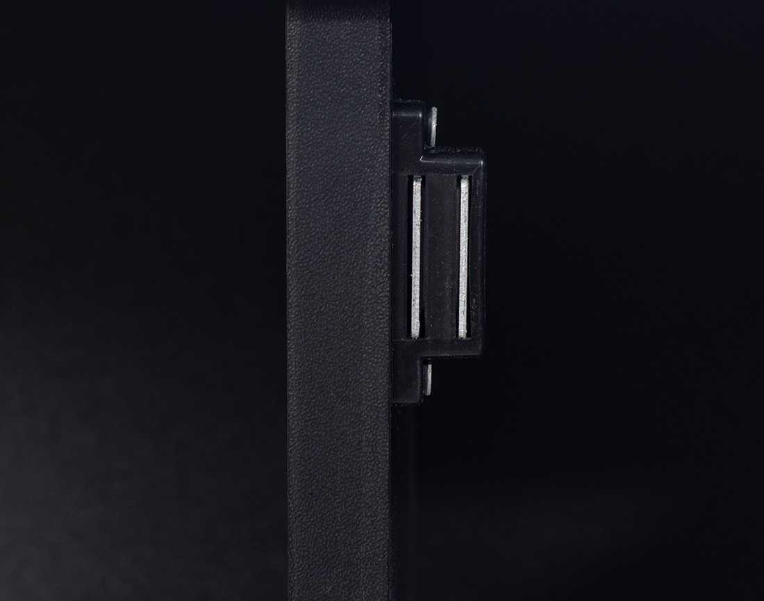 Meuble TV noir et cannage 2 portes et 2 niches 140 cm Goto