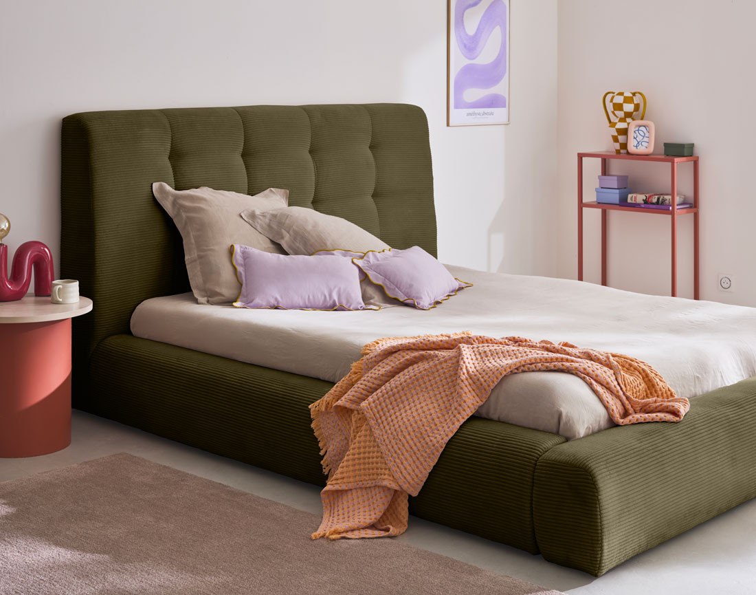 Lit coffre 140x190 cm en velours côtelé sommier inclus Onyx