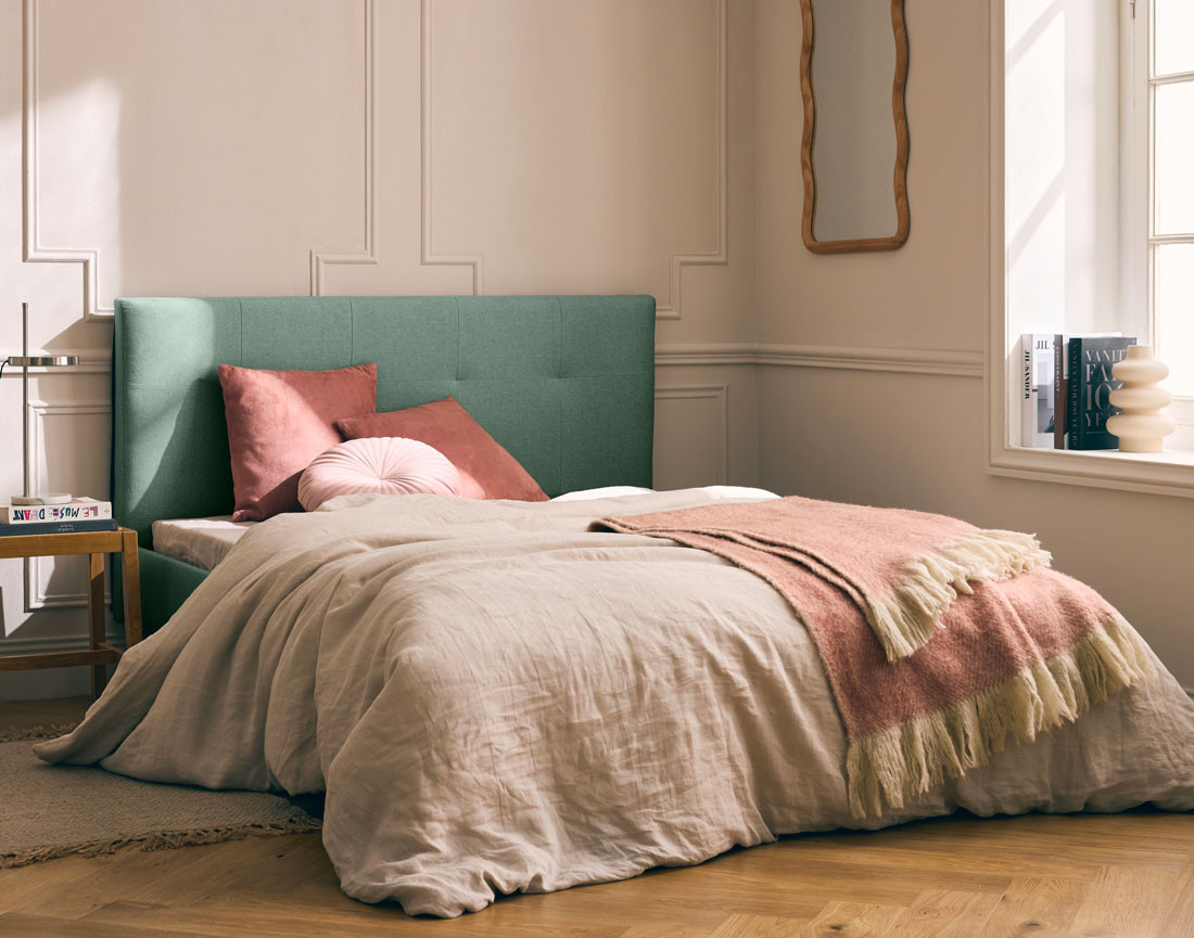 Lit 140x190 cm avec sommier inclus en tissu Monet