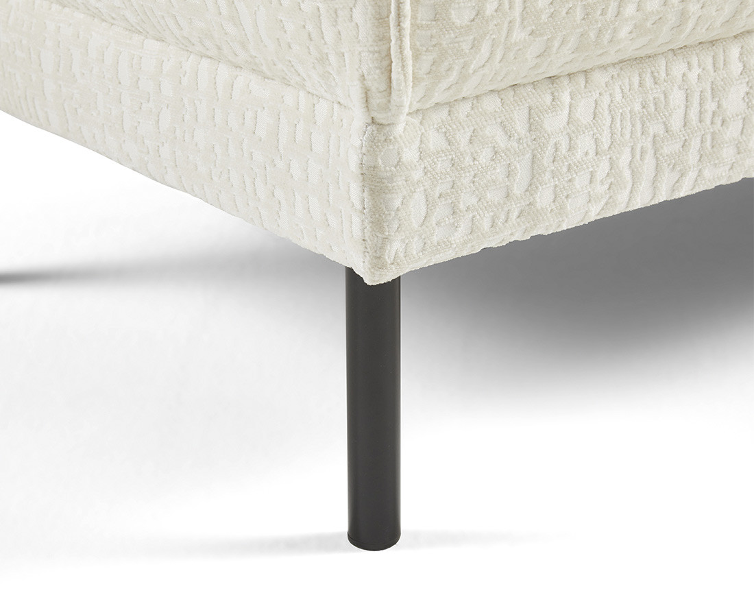 Pouf pieds hauts en tissu velours relief Charlie