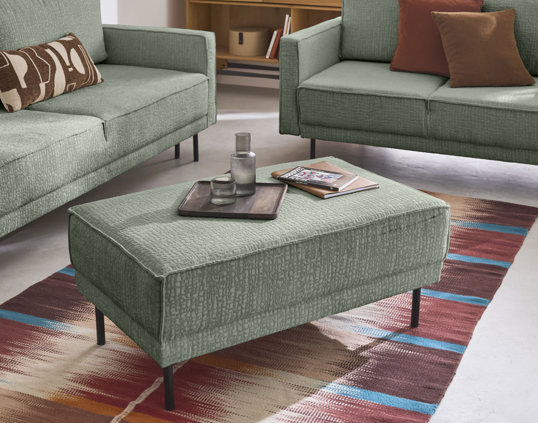 Pouf pieds hauts en tissu velours relief Charlie