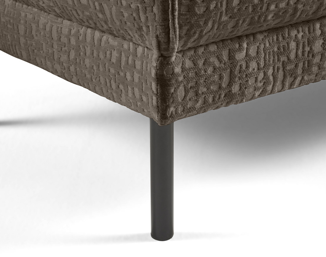 Pouf pieds hauts en tissu velours relief Charlie