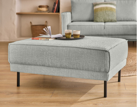 Pouf pieds hauts en tissu velours relief Charlie