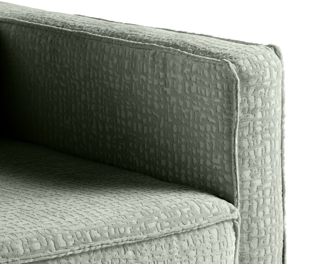 Fauteuil pieds hauts en tissu velours relief Charlie