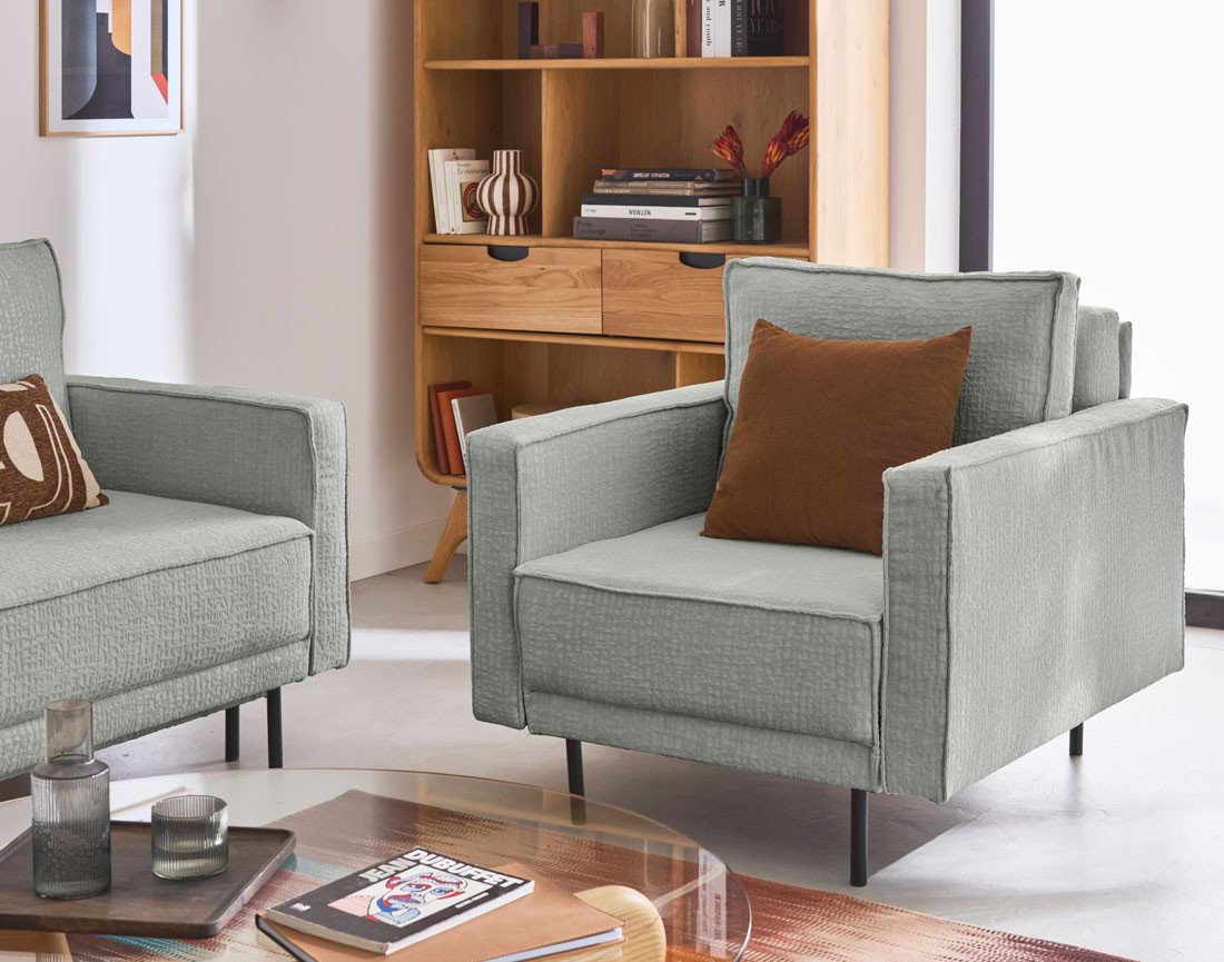 Fauteuil pieds hauts en tissu velours relief Charlie