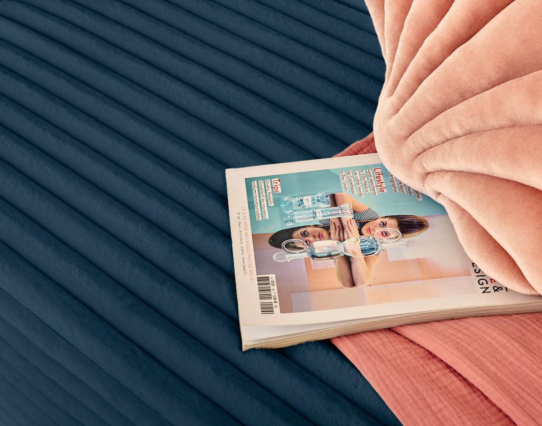 Lit coffre avec bout de lit 140x200 sommier inclus fausse fourrure côtelé Cristal