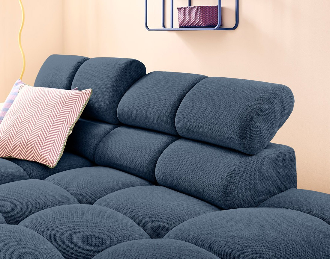 Canapé d'angle droit 3 places avec têtières réglables en tissu texturé Matera