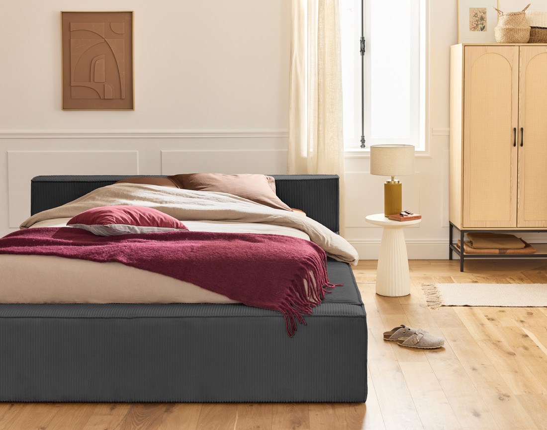 Lit coffre 140x190 cm sommier inclus en velours côtelé Stella