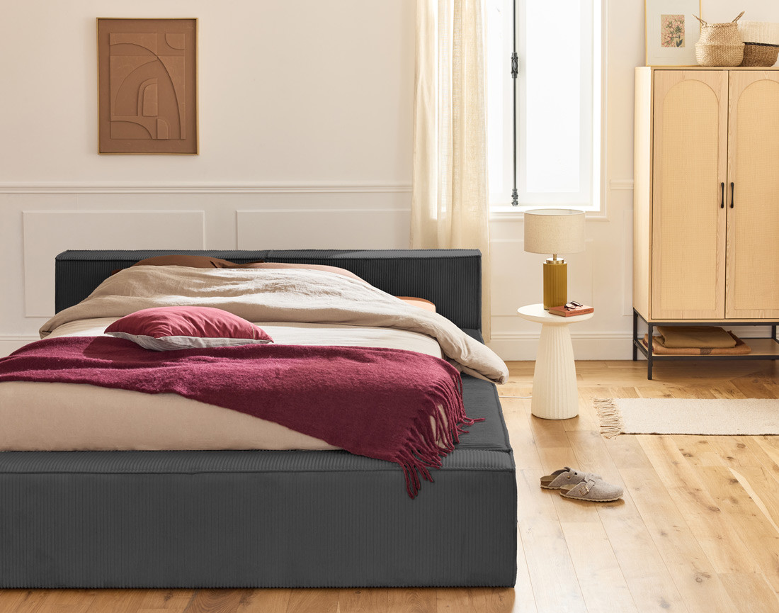 Lit coffre 140x190 cm sommier inclus en velours côtelé Stella