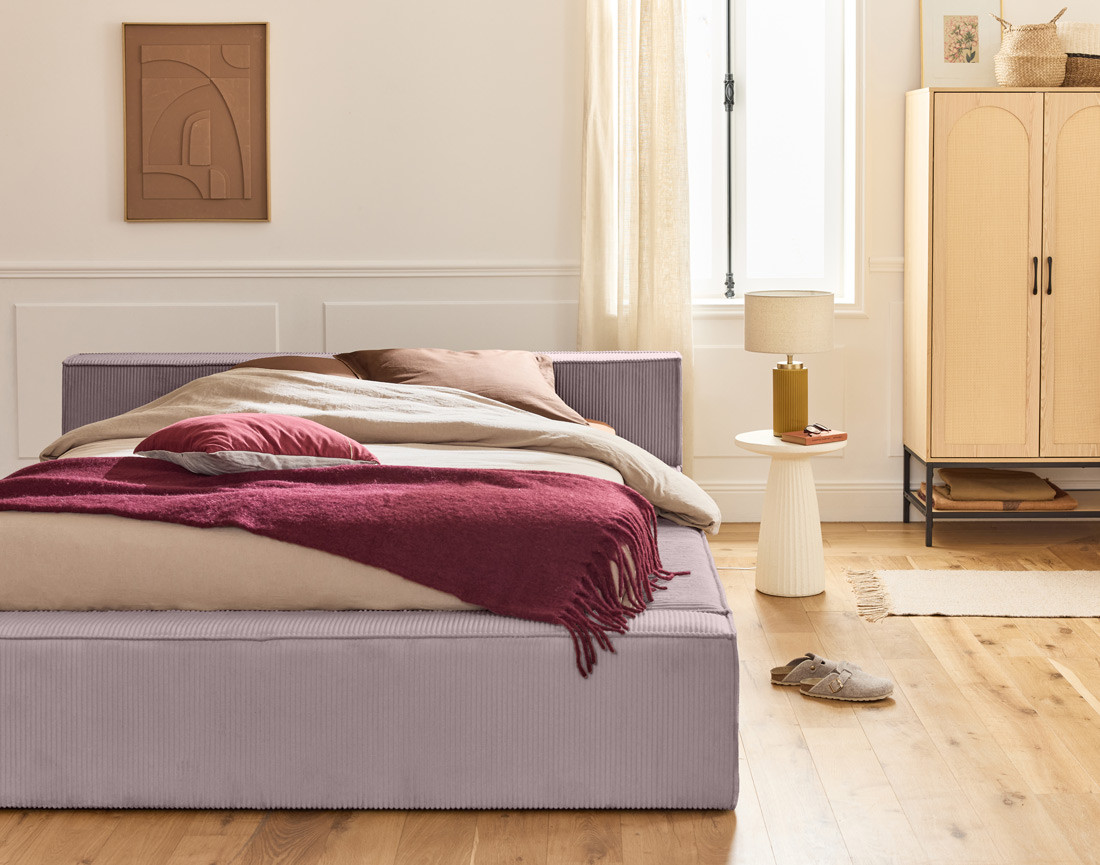 Lit coffre 140x190 cm sommier inclus en velours côtelé Stella