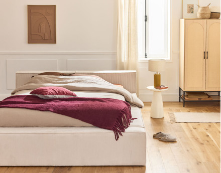Lit coffre 160x200 cm sommier inclus en velours côtelé Stella
