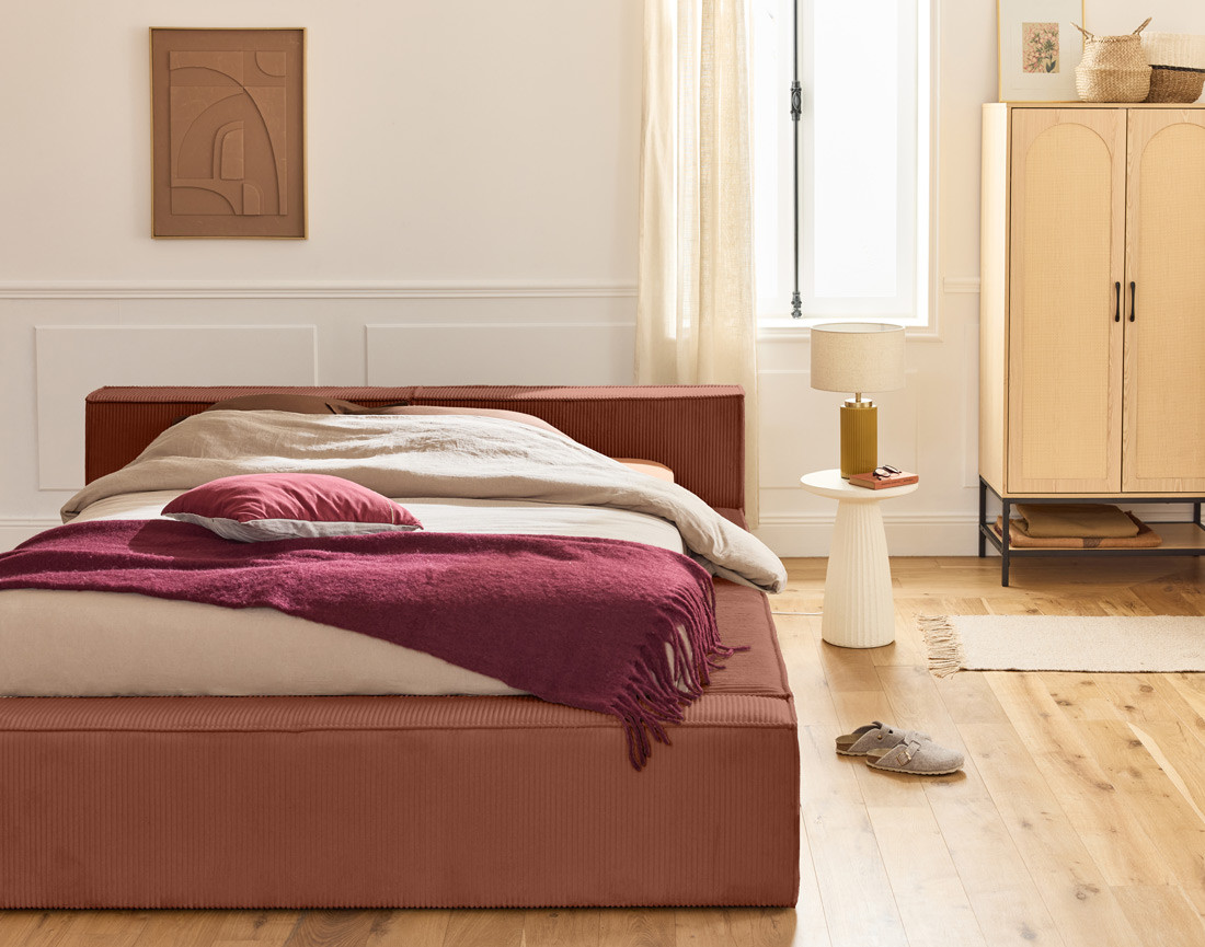 Lit coffre 160x200 cm sommier inclus en velours côtelé Stella