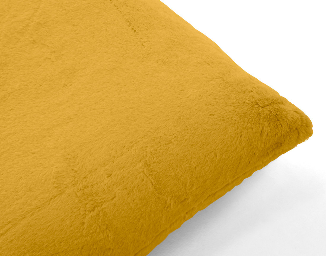 Coussin en fausse fourrure 60x60 cm Oscar